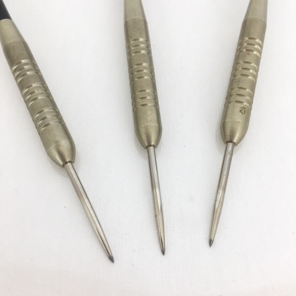 Vintage NFL Denver Broncos Steel Tip Unicorn Darts 20 Gram W/Leather Case - Picture 8 of 10